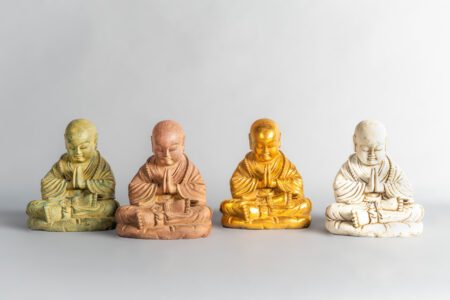 Monje Shaolin 25 cm Colores