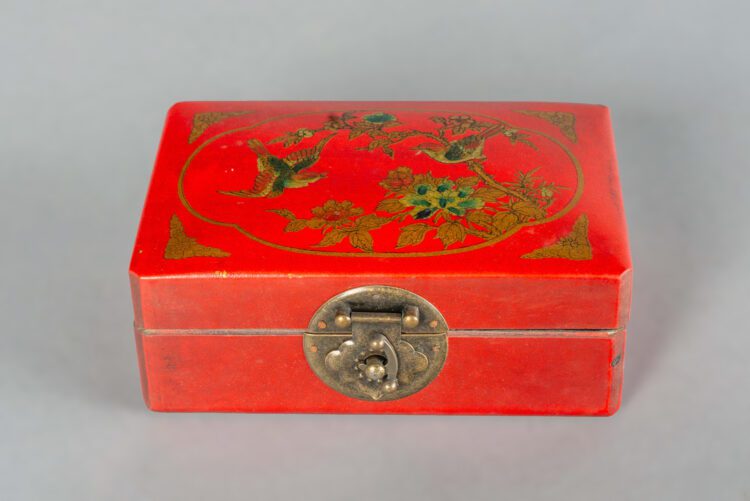 Caja Cuerina China Roja