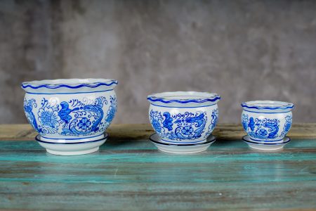 Macetero con plato, borde Irregular, linea azul