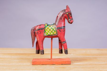 Caballo de Madera en Atril (3 colores)